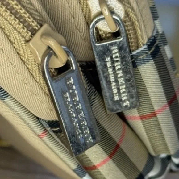 Burberry Cosmetic Bag Bundle - Picture 3 of 8